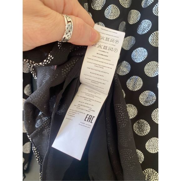 MICHAEL KORS Optic Foil Inverted-Pleat Top, Black Silver Blouse, Sz Small MP $98 - Picture 9 of 12